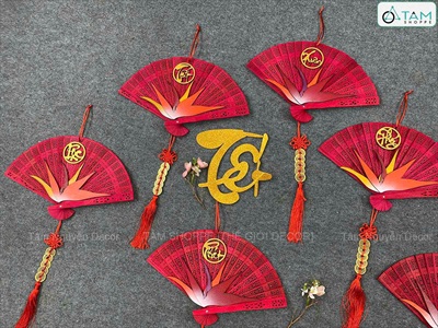 Vòng treo cửa Tết Quạt đỏ hoa Thiên Điểu [Đa dạng chữ - Quạt gỗ] QUAT-08